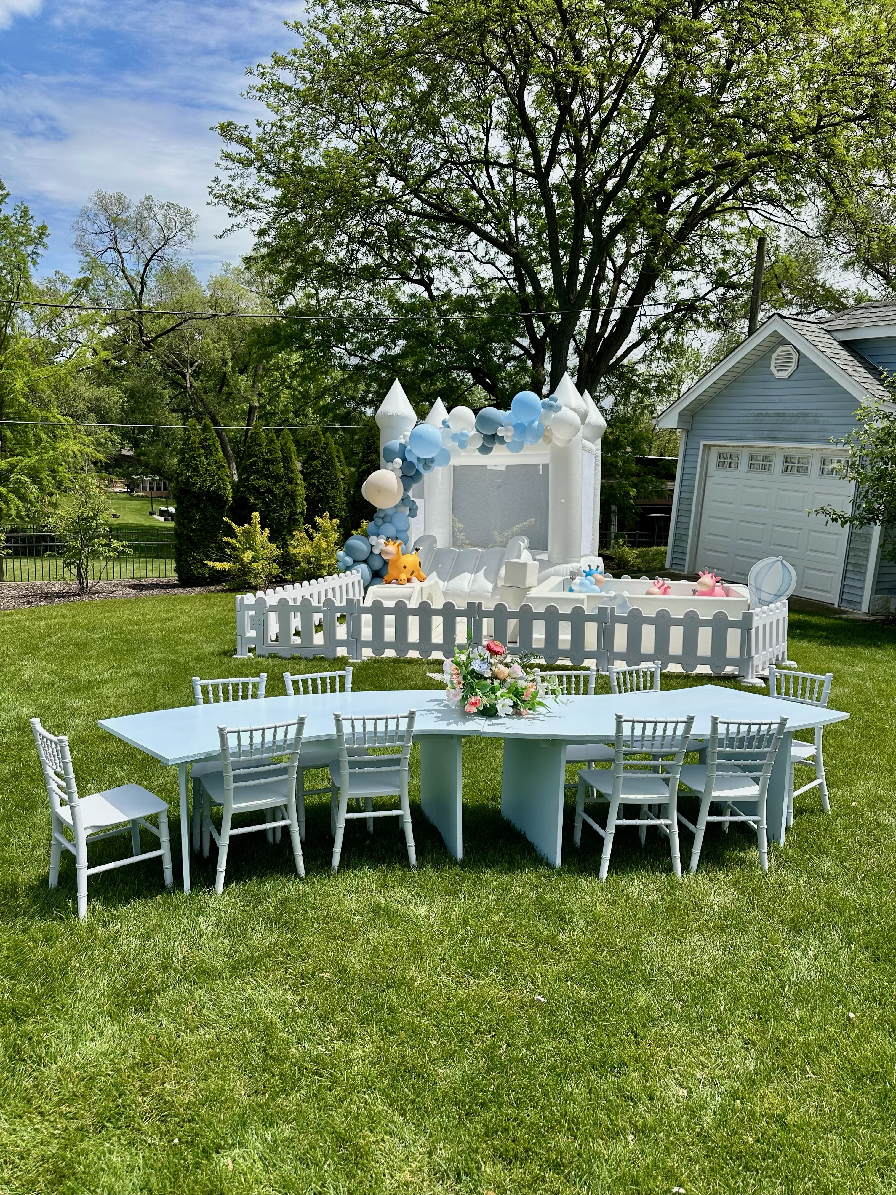 Kids Tables and Chairs