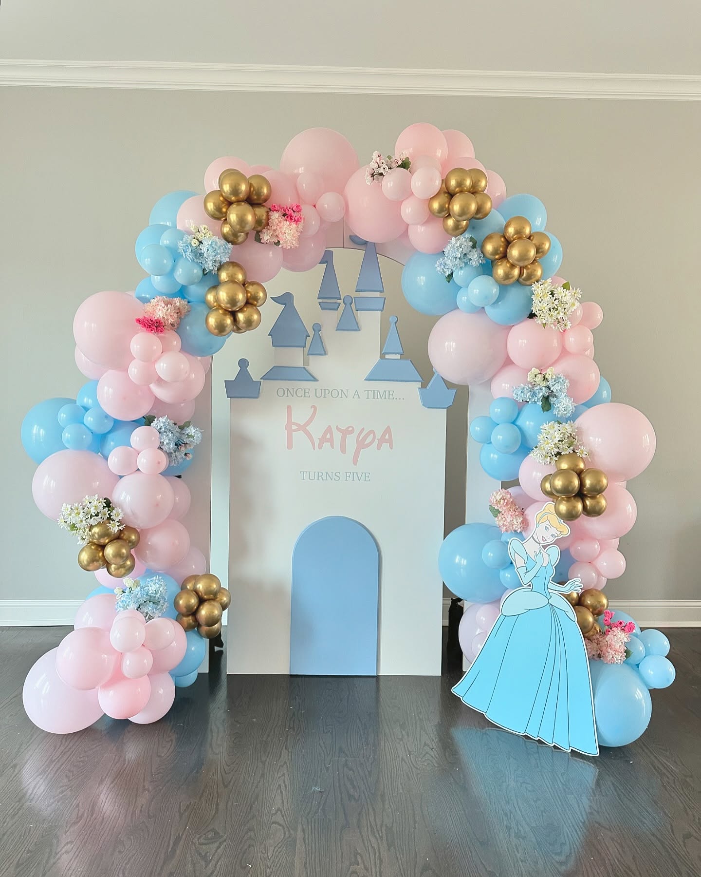 Princess Castle Wood Backdrop With Balloons